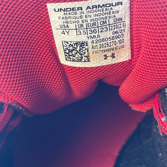 Under Armour Harper Boys Baseball Cleats Size 4Youth - Picture 8 of 11